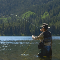 Fly-Fishersman-casts